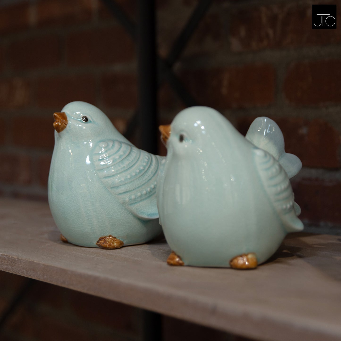 Crimson Porcelain Bird Figurine (Case Pack of 6)