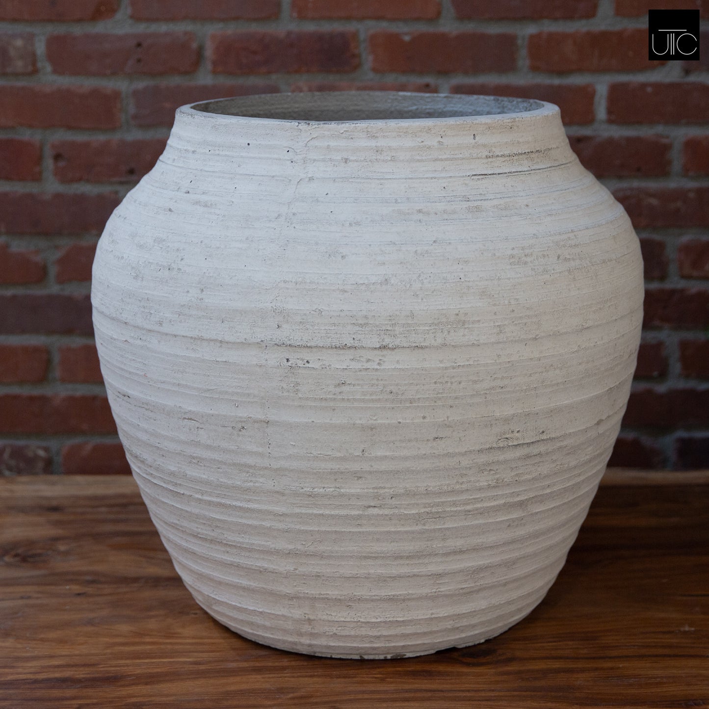 Rovelle White Cement Flower Pot