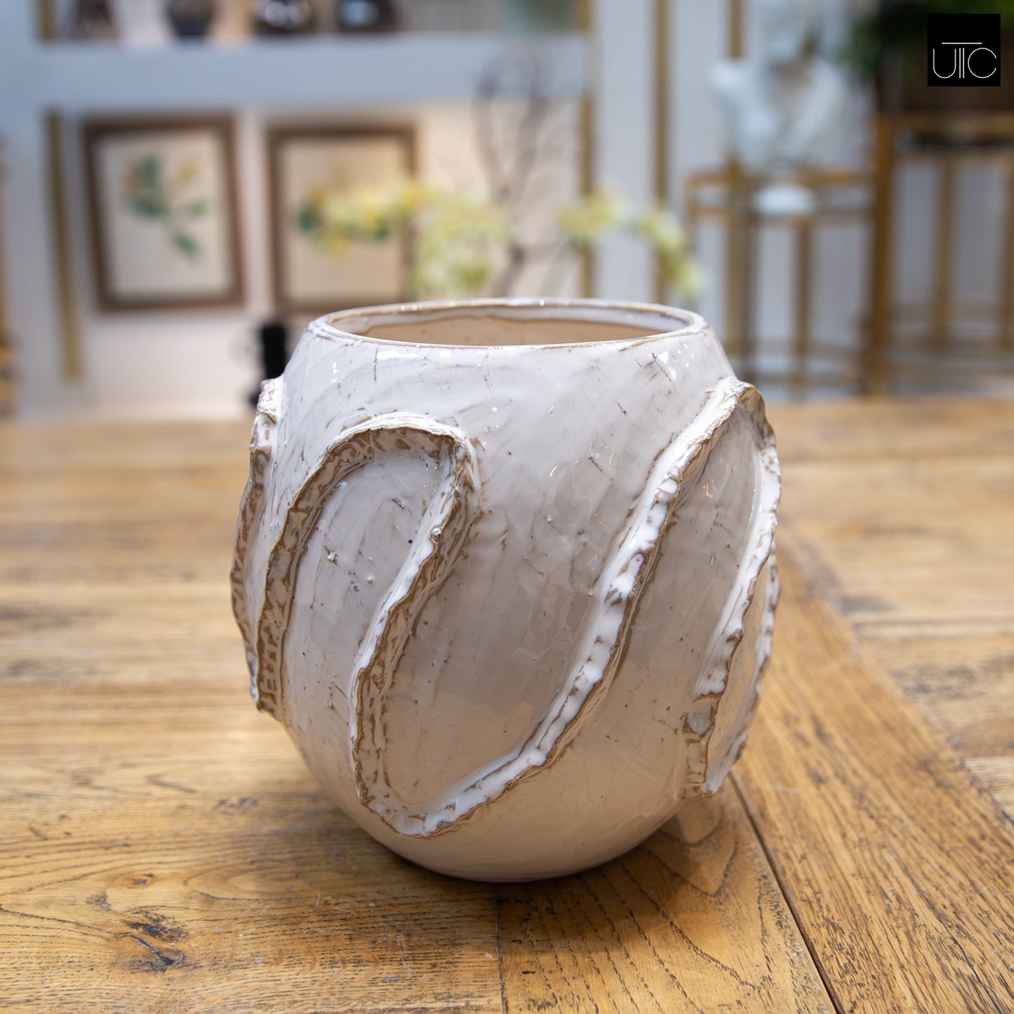 Ceramic Vase Finish White And Beige