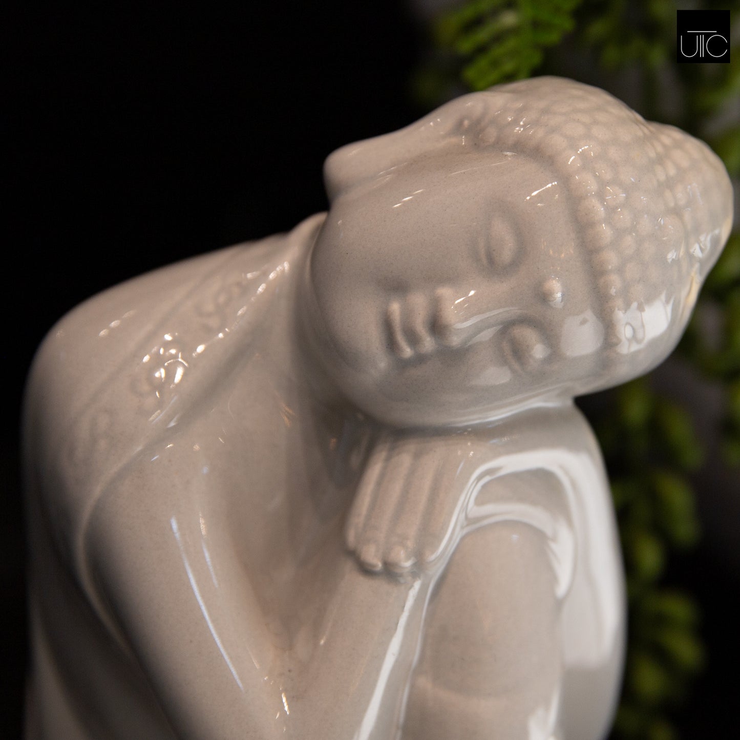 Ceramic Figurine Gloss Finish Gray 6.75"H