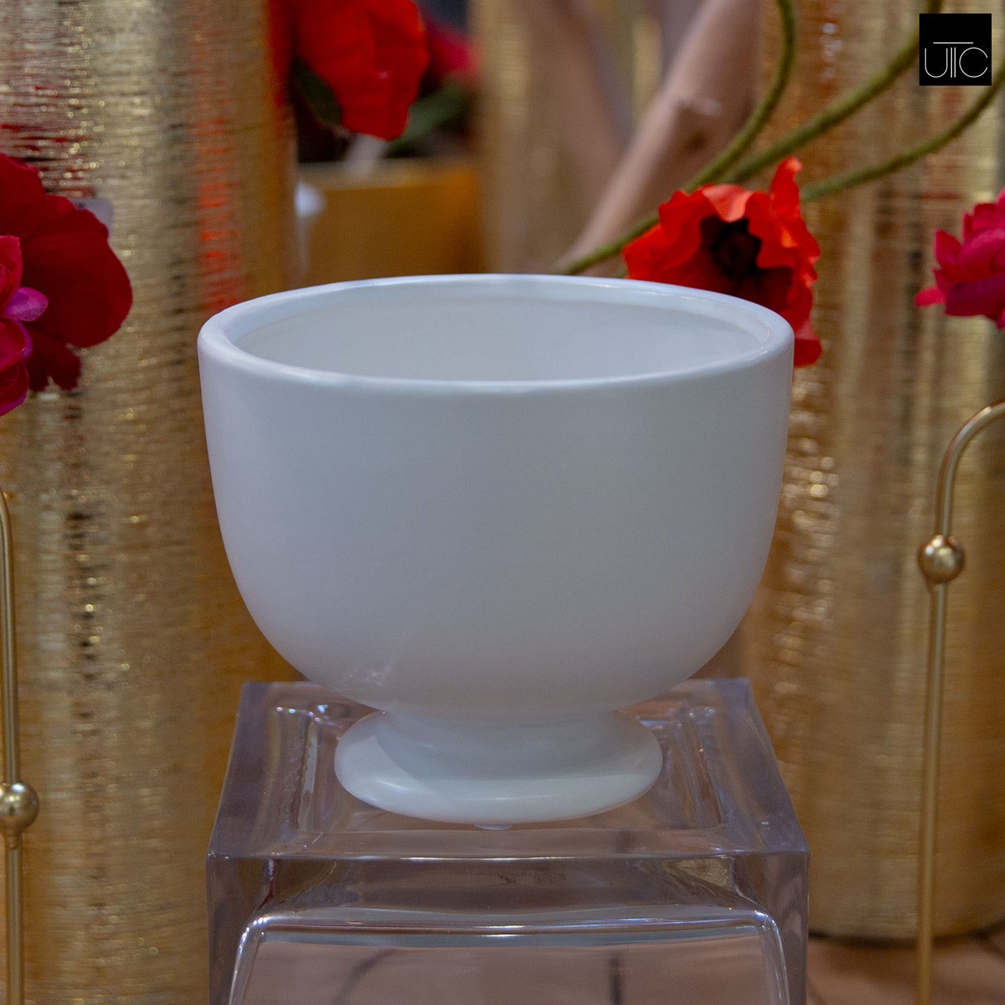 Kerry Ceramic White Pedestal Planter