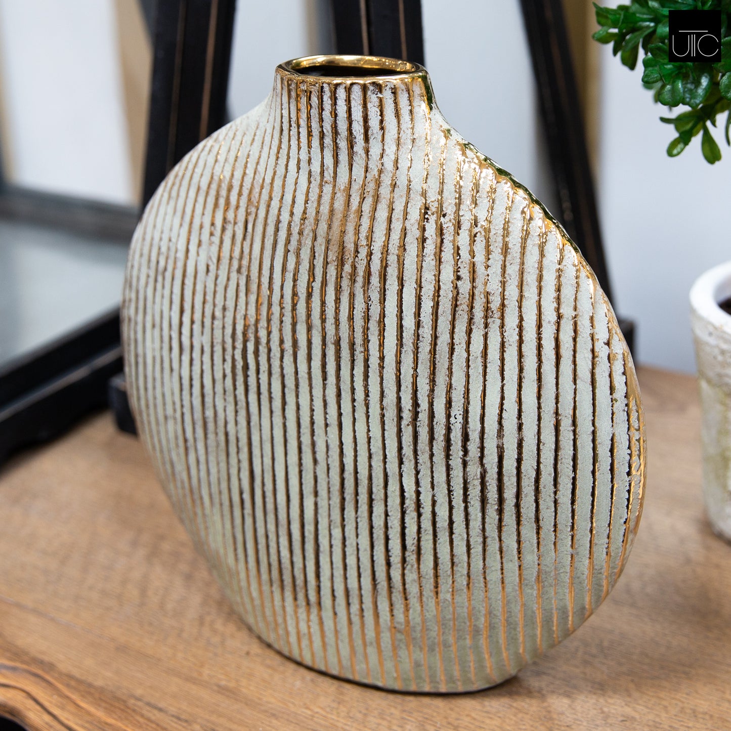 Alvara Gold Ceramic Vase