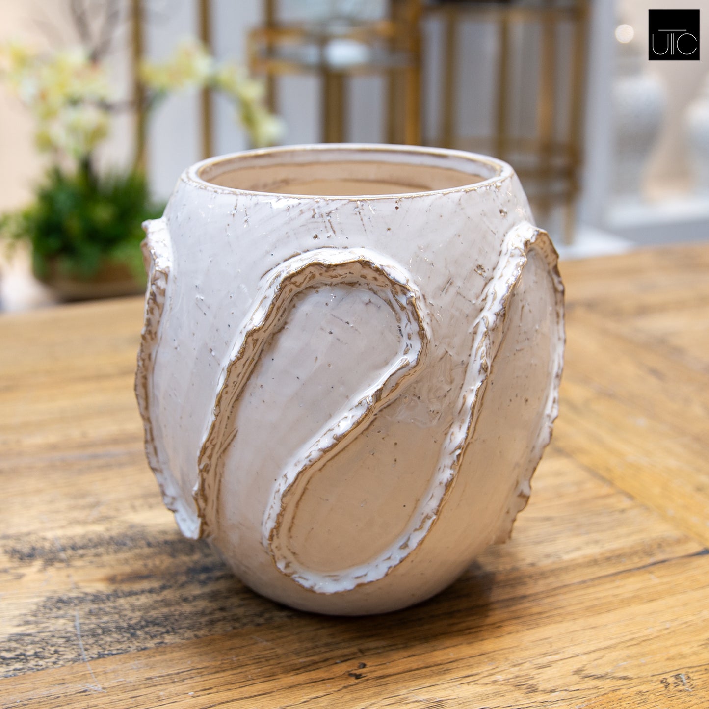 Ceramic Vase Finish White And Beige