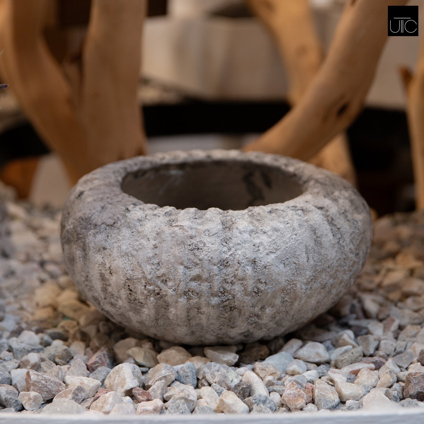 Rhastin Fiberglass Bowl Planter