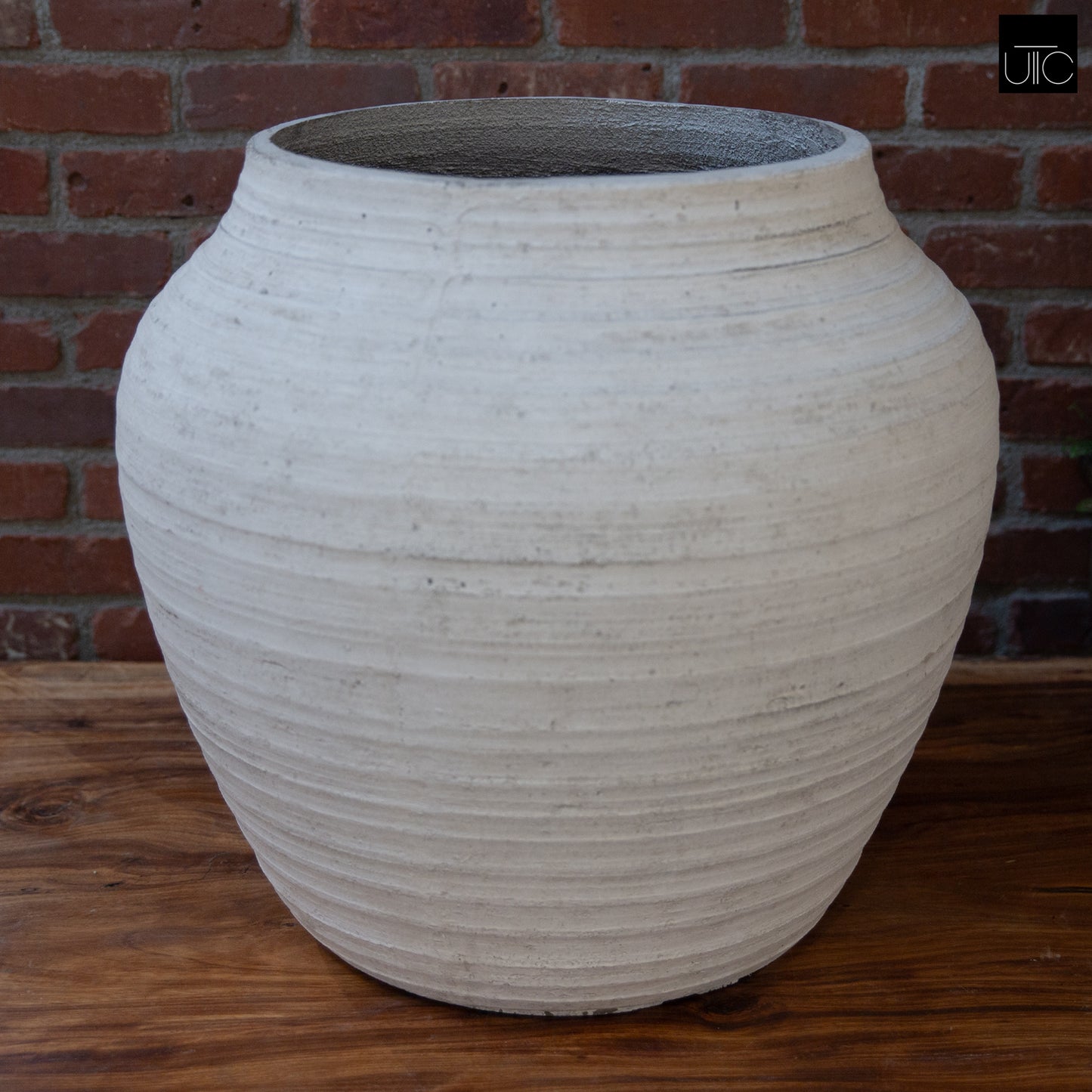 Rovelle White Cement Flower Pot