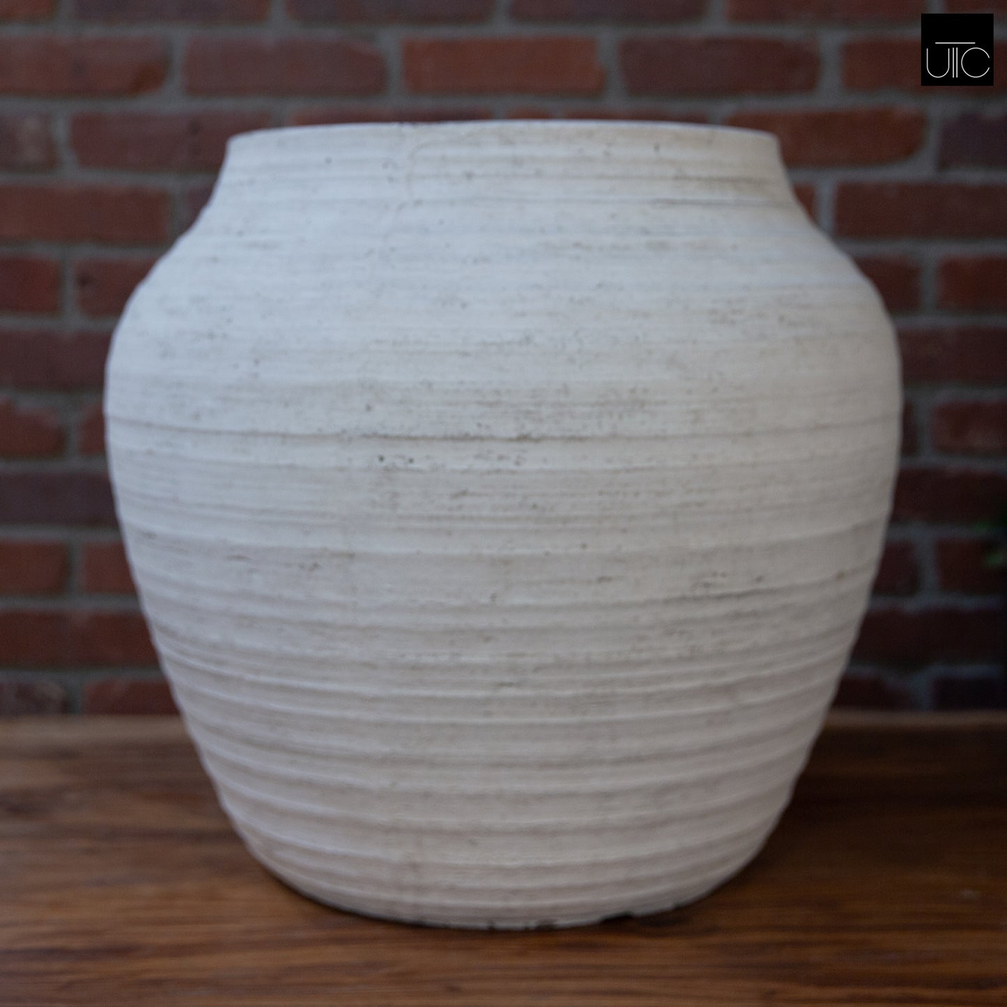 Rovelle White Cement Flower Pot