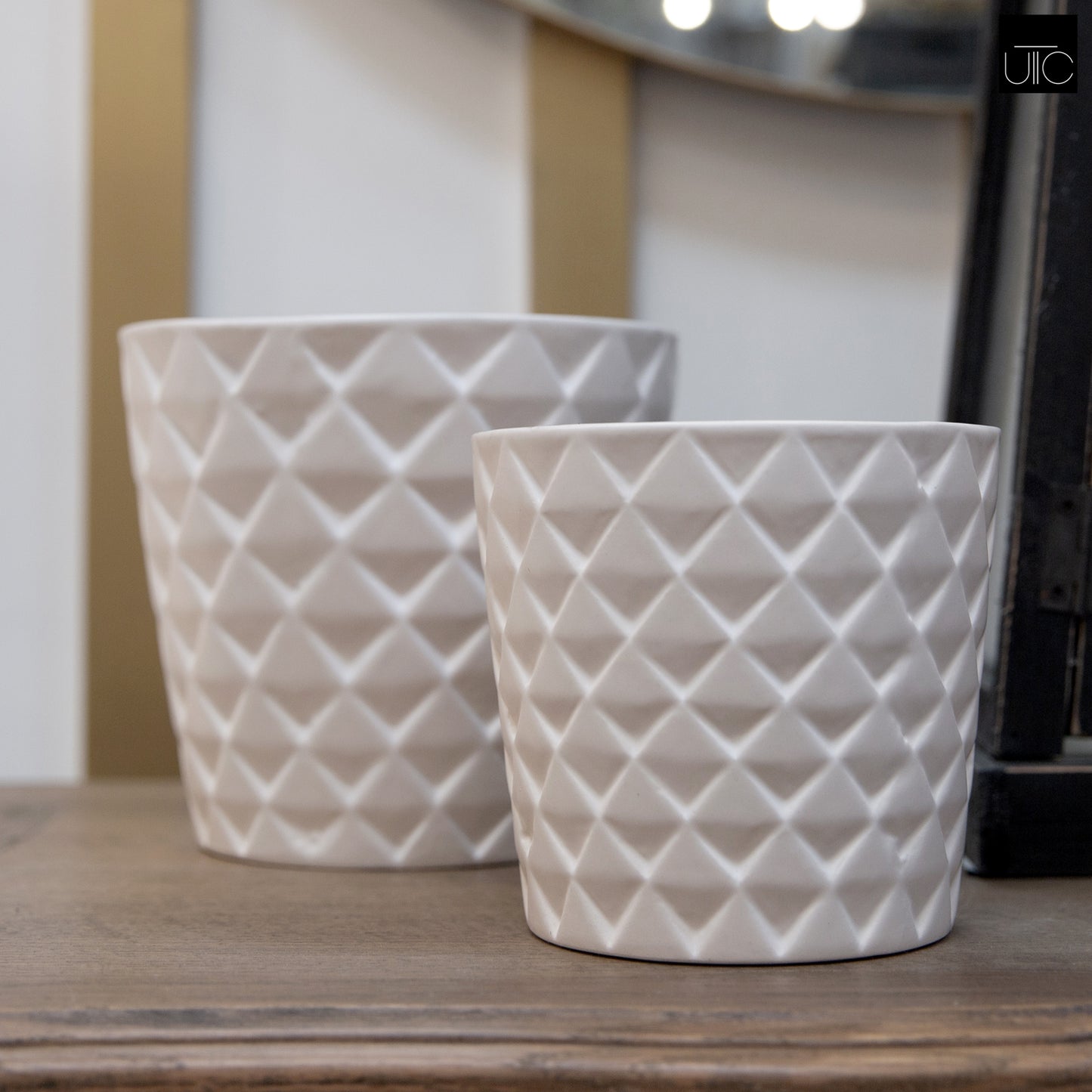 Ceramic Round Pot Matte Finish White-6.00"H -204