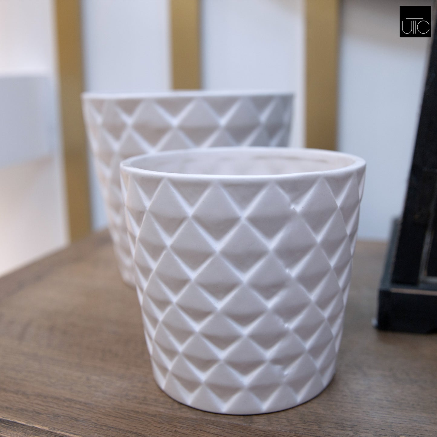Ceramic Round Pot Matte Finish White-6.00"H -204