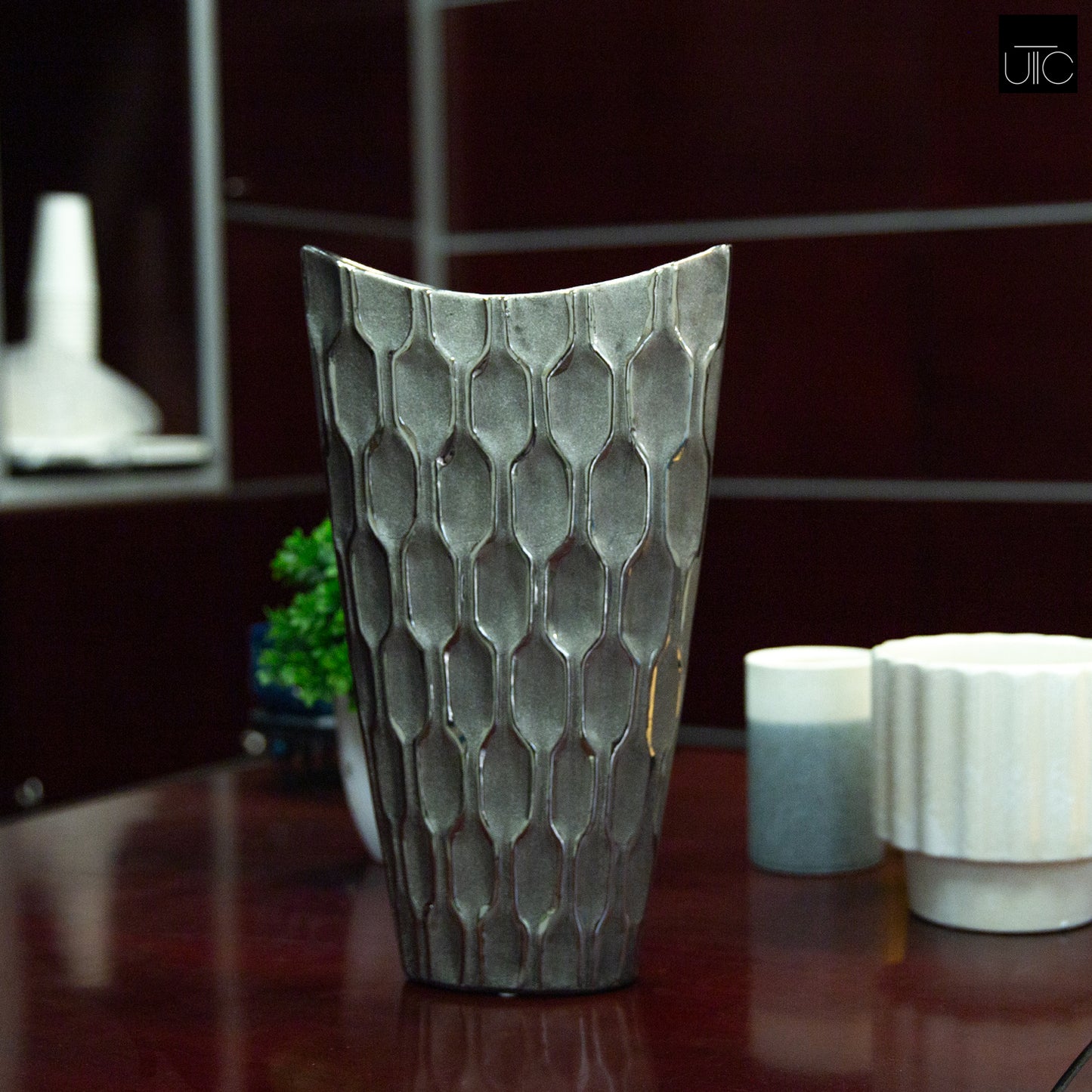 Niven Honeycomb Oval Metallic Vase