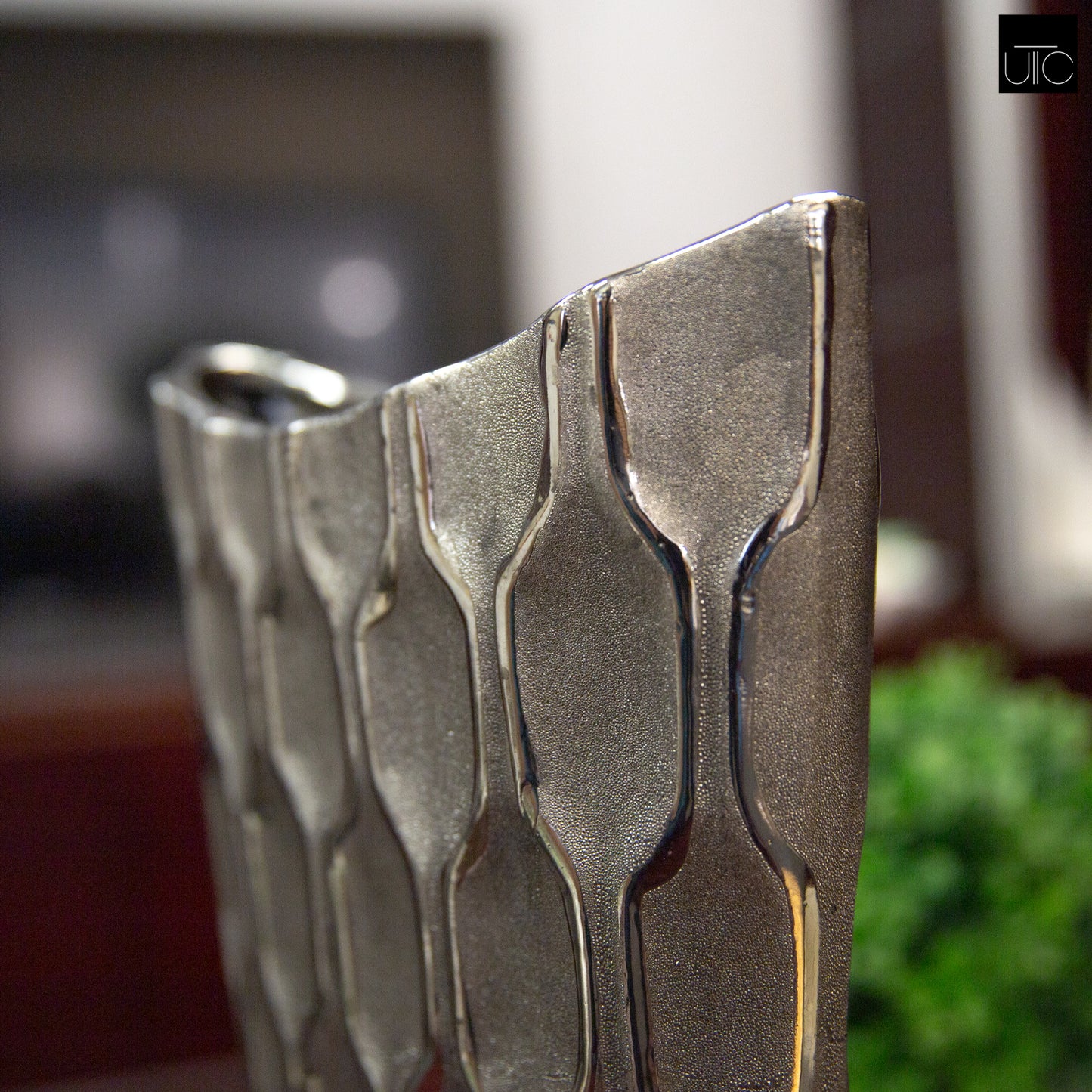 Niven Honeycomb Oval Metallic Vase
