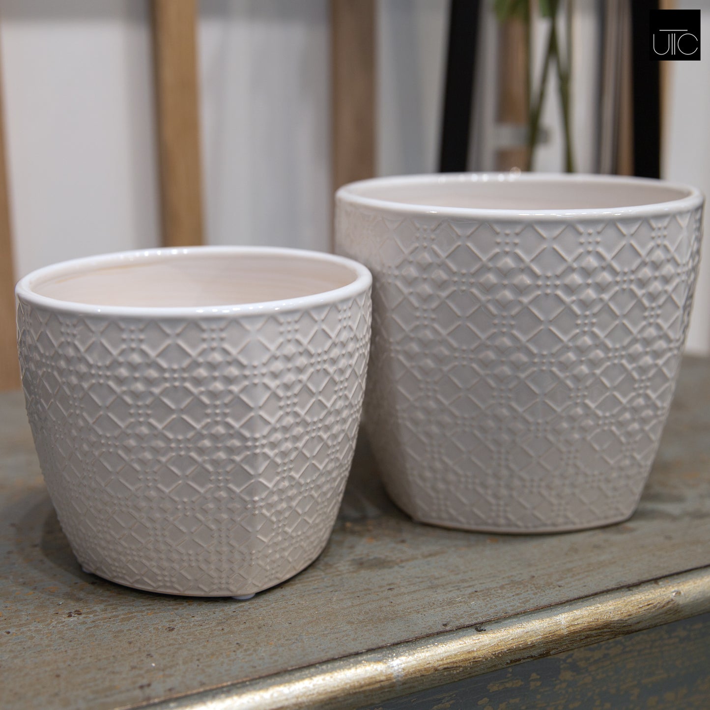 Ceramic Pot Gloss Finish White-5.25"H -76