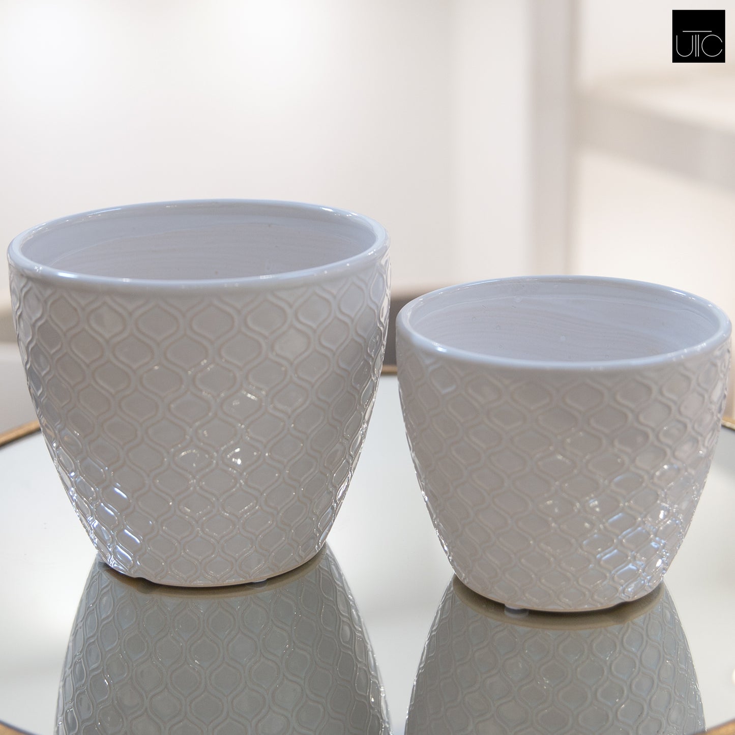 Ceramic Pot Gloss Finish White-5.25"H -79