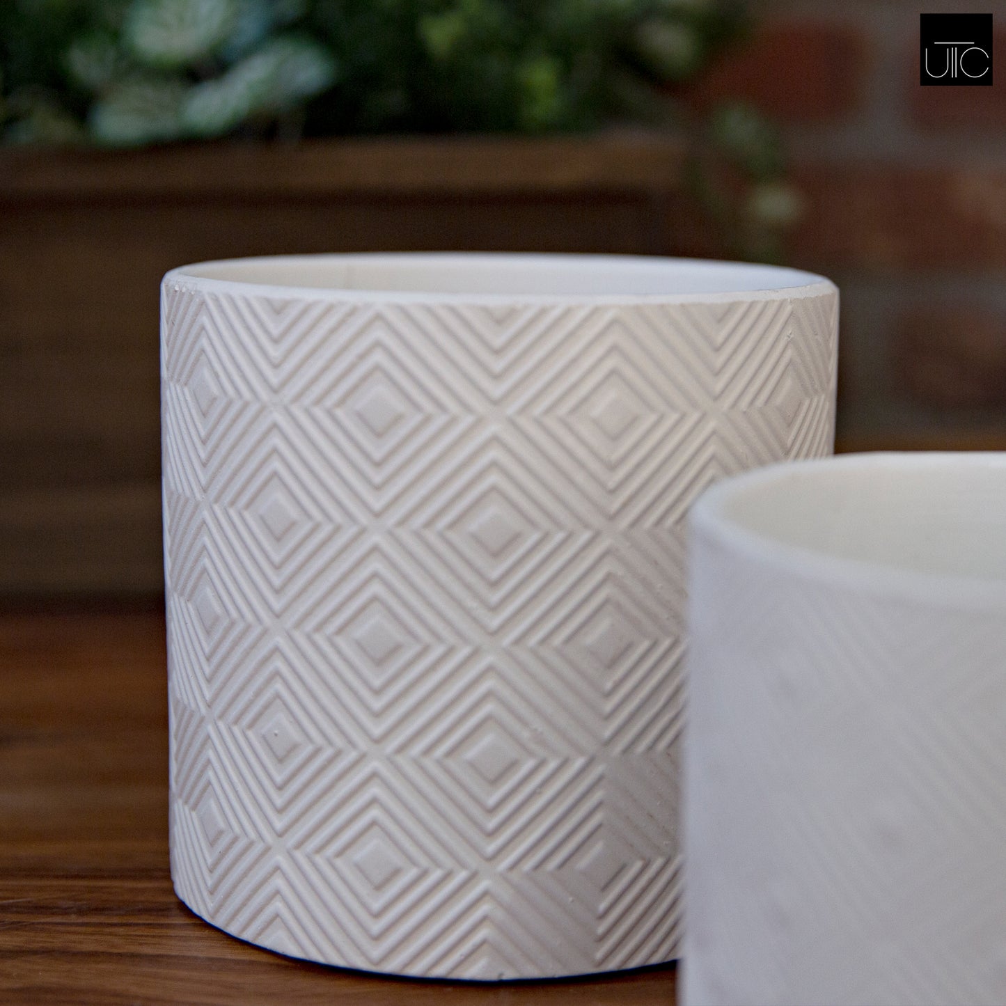 Ceramic Pot Matte Finish White-5"H -86