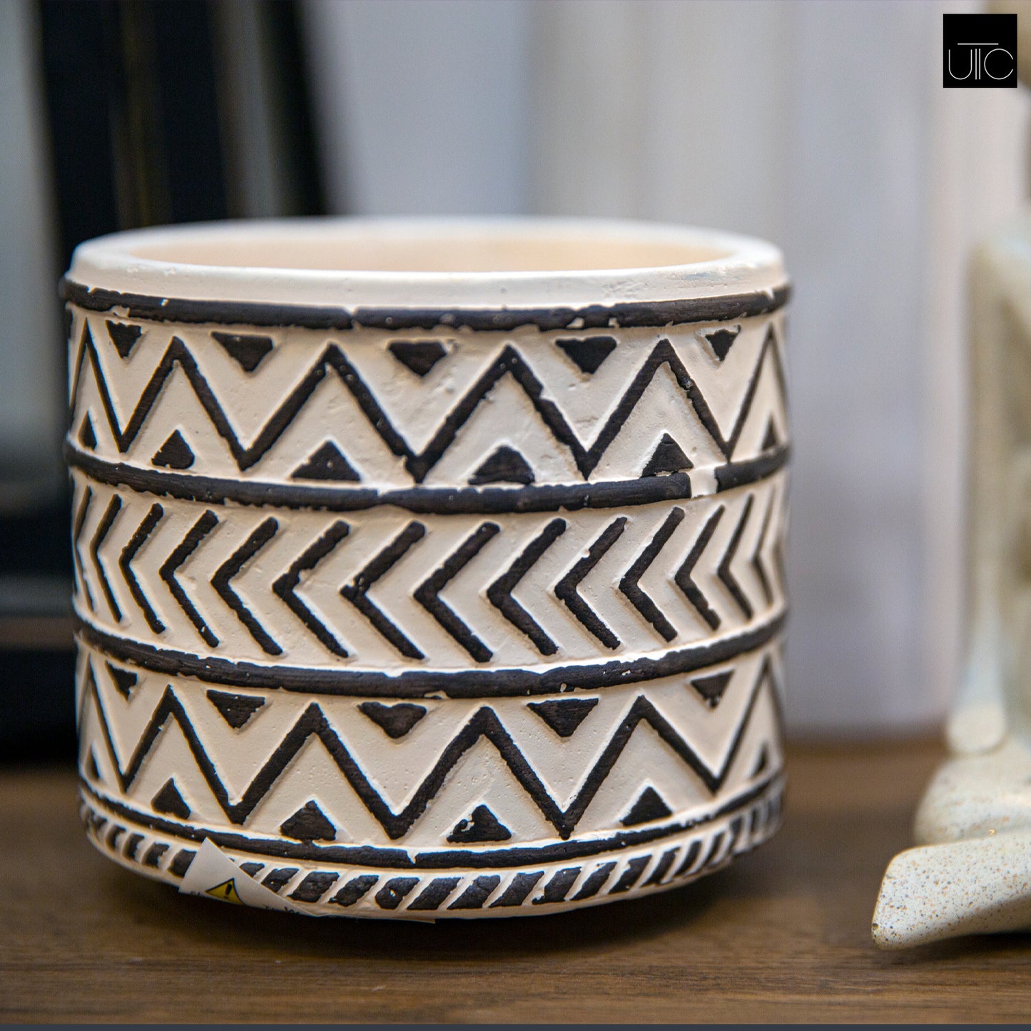 Ceramic Pot Washed Finish Black, White-4.25"H