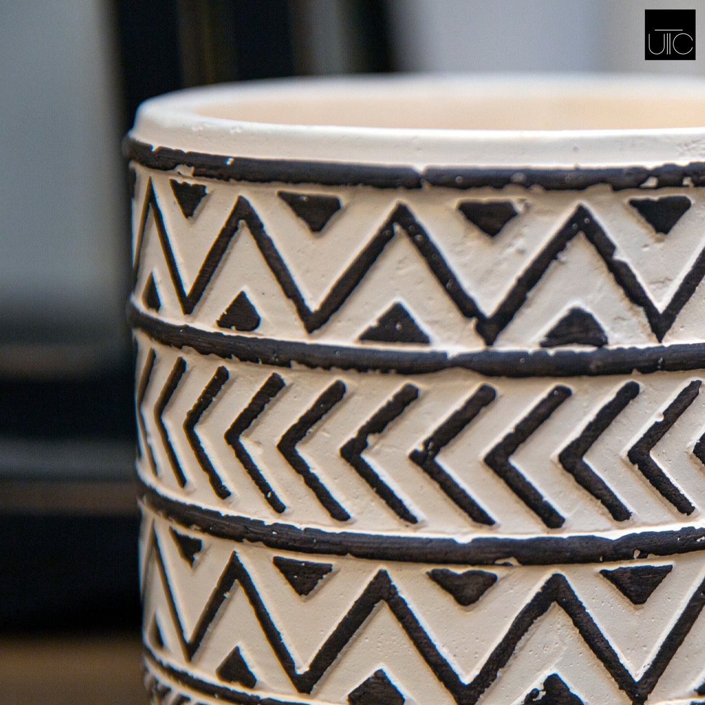 Ceramic Pot Washed Finish Black, White-4.25"H