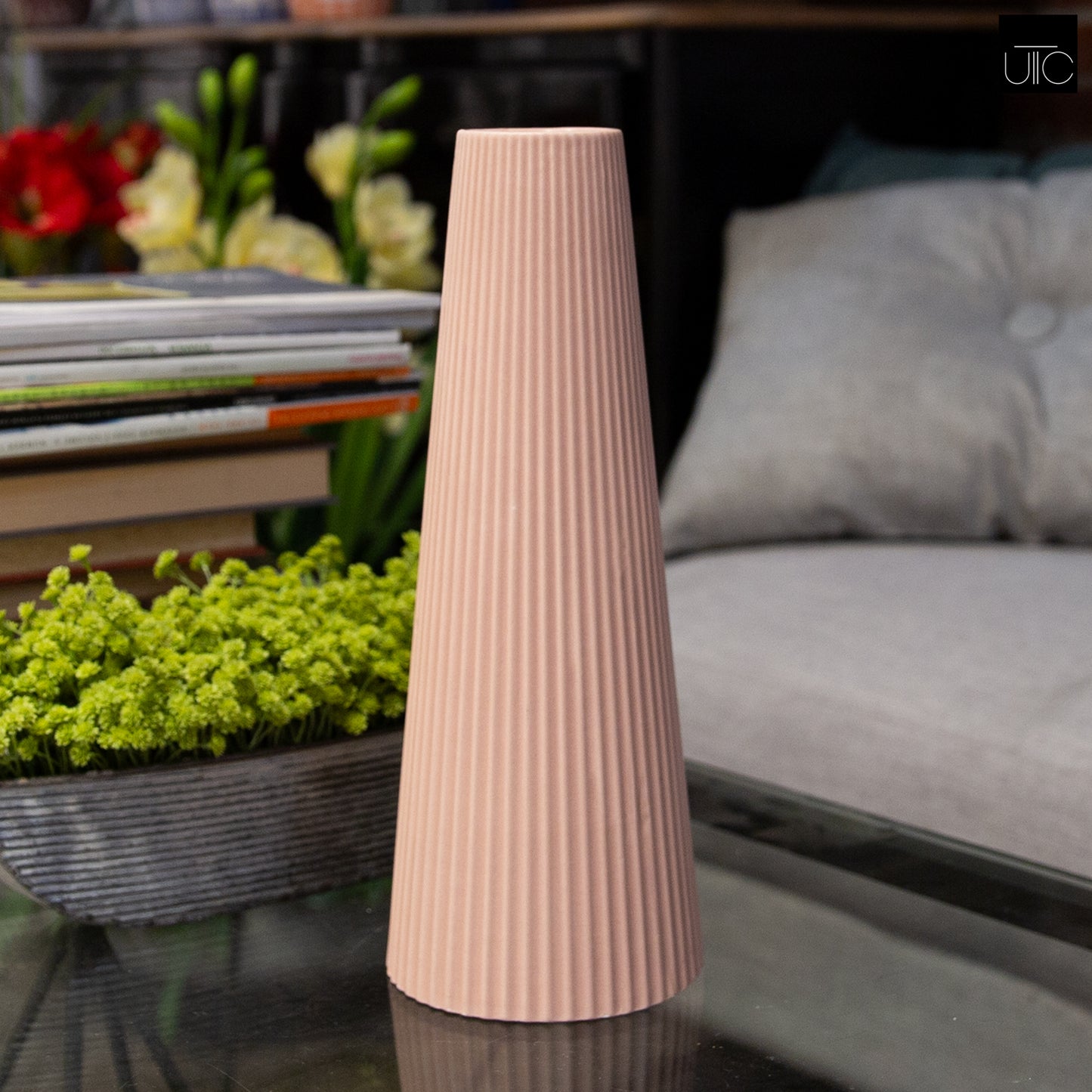 Vahlia Embossed Column Ceramic Vase