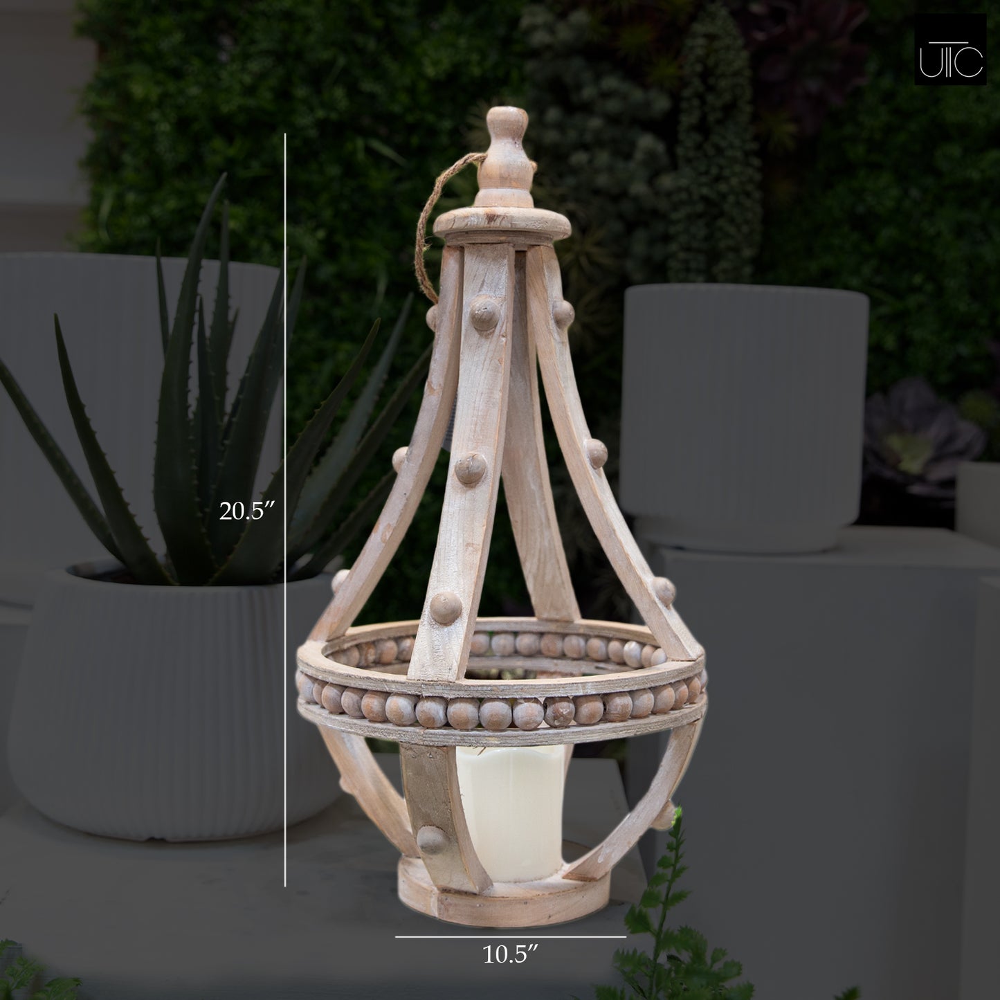 Brannor Round Bellied Wood Lantern