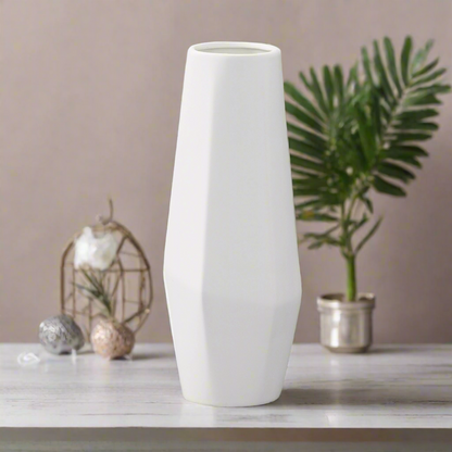 Kavrin Round Design Tapered Vase