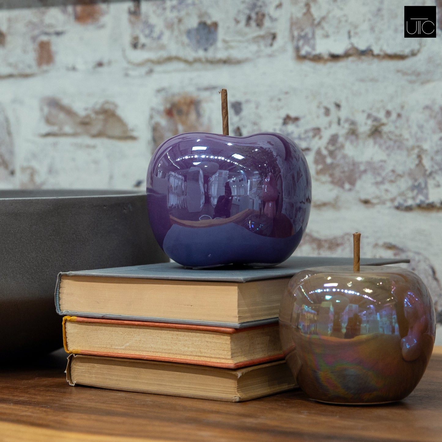 Ceramic Apple Figurine SM Pearlescent Finish