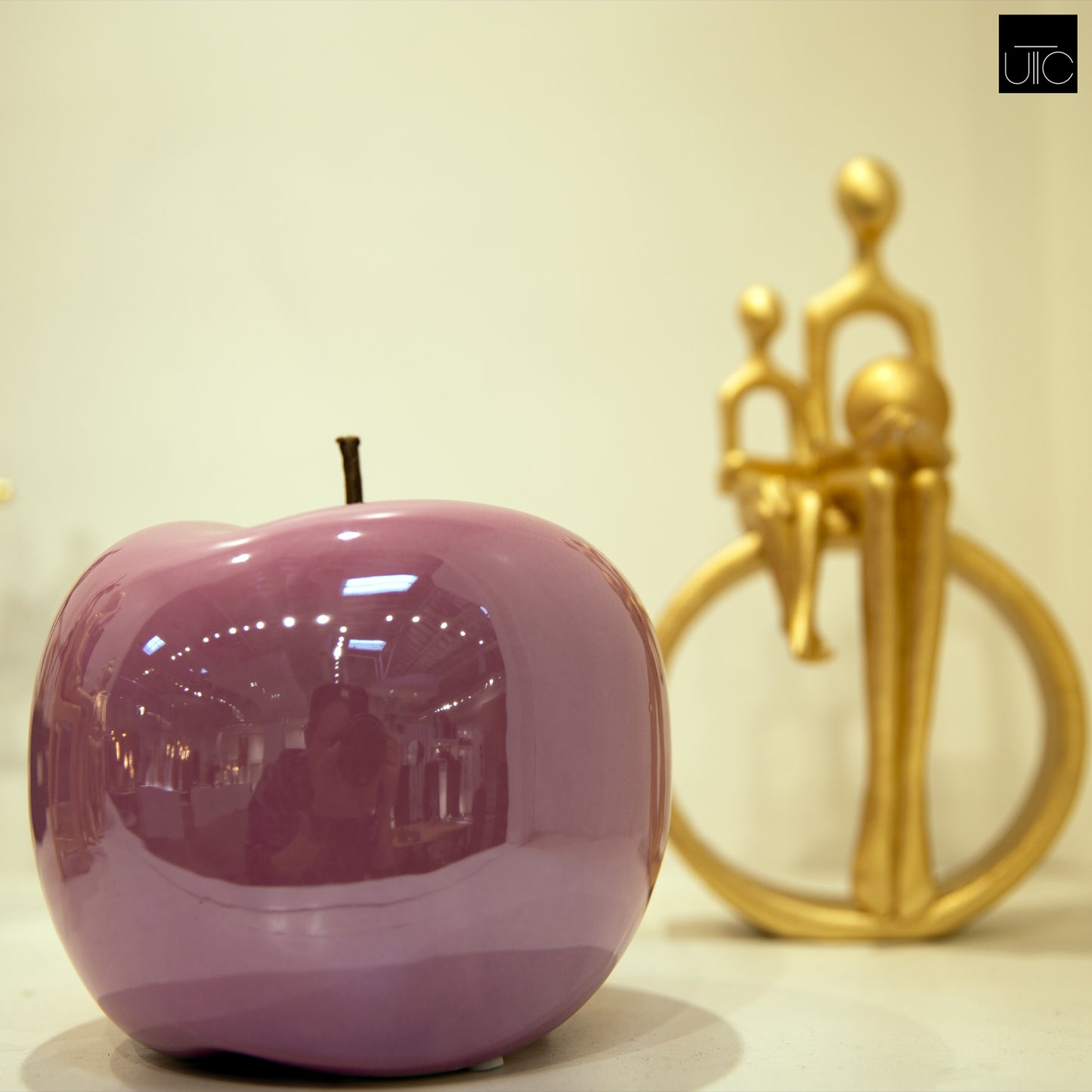 Ceramic Apple Figurine SM Pearlescent Finish