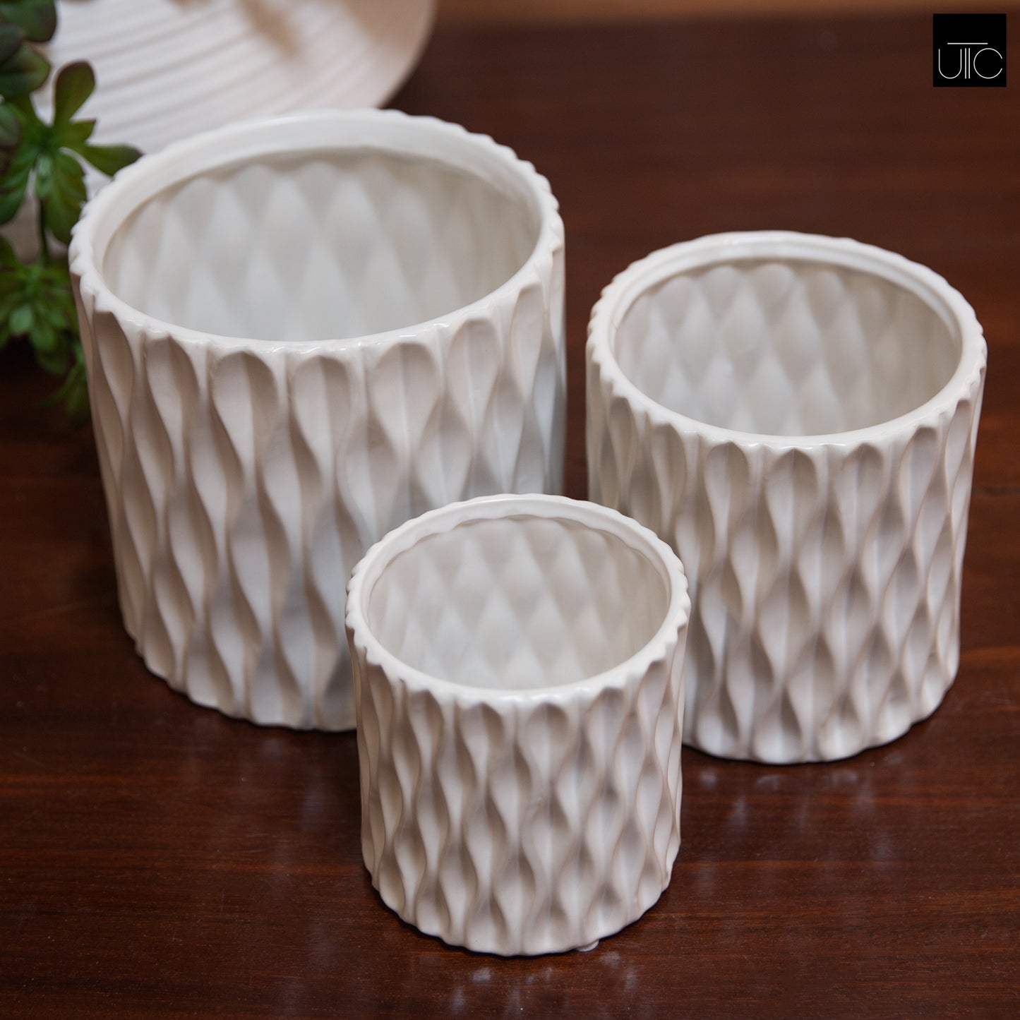 Ruelle Embossed Wave Round Ceramic Pot Set (Set of 3)