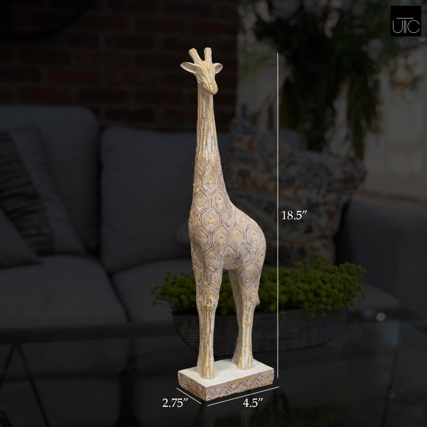Zuri Resin Giraffe Figurine