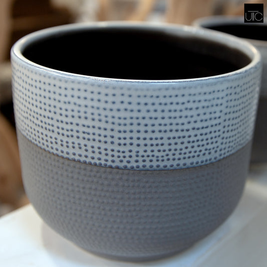 Ceramic Round Pot Gloss Finish Ivory..6.25"x6.25"x5.75"H -153