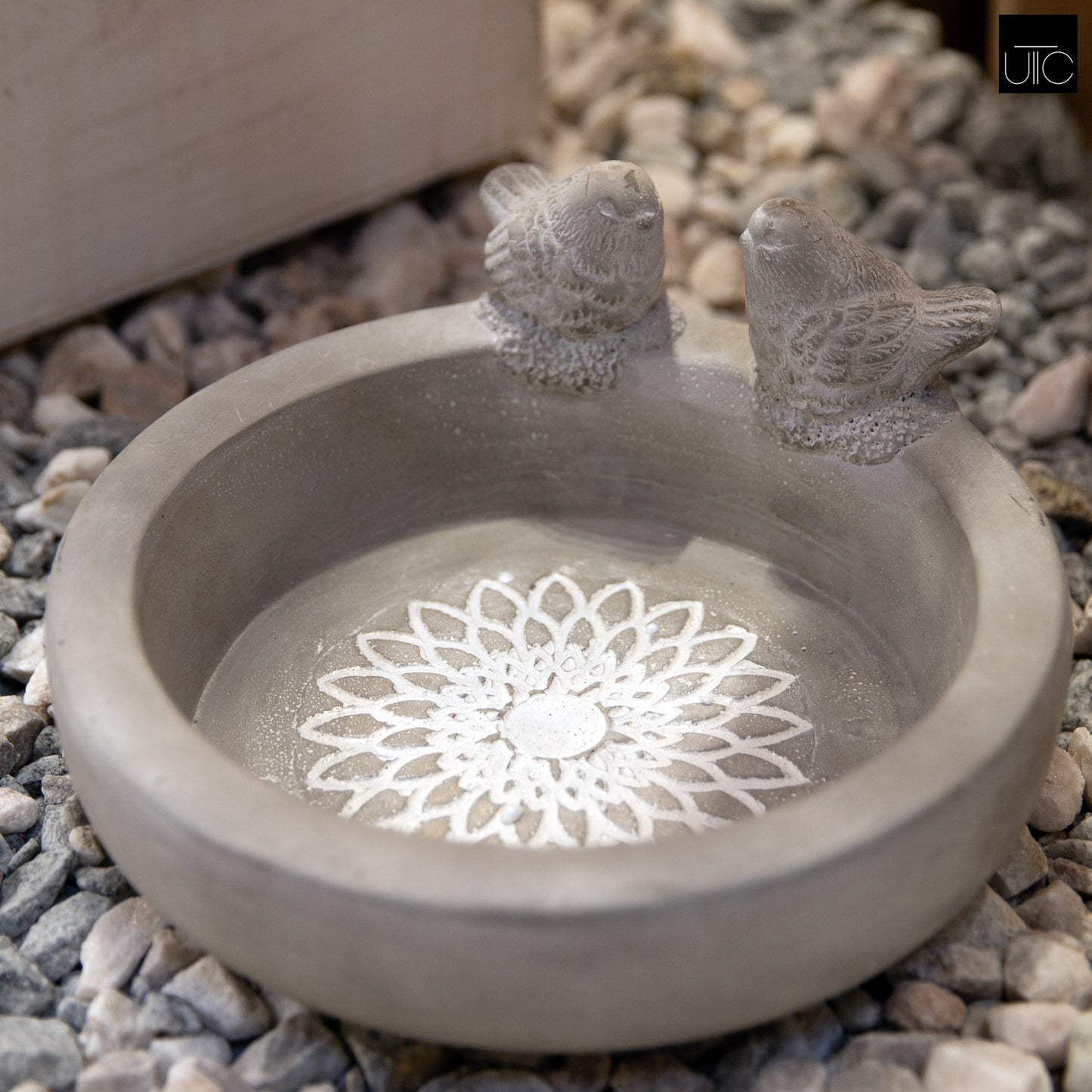 Rizze Engraved Floral Bird Bath Figurine
