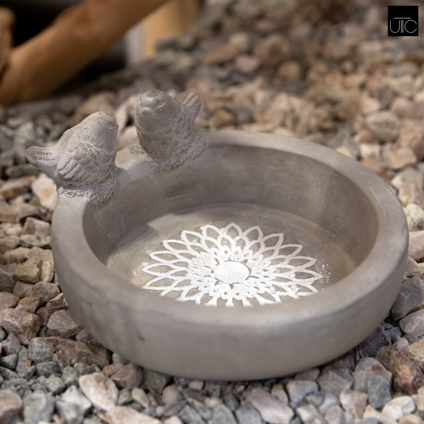 Rizze Engraved Floral Bird Bath Figurine