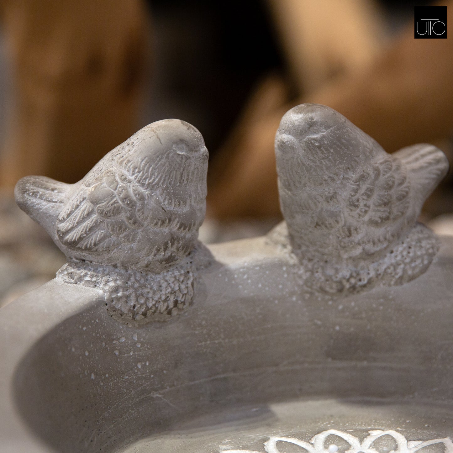 Rizze Engraved Floral Bird Bath Figurine