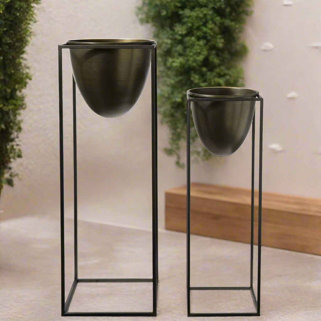 Valdoro Metal Cone Planter Set (Set of 2)