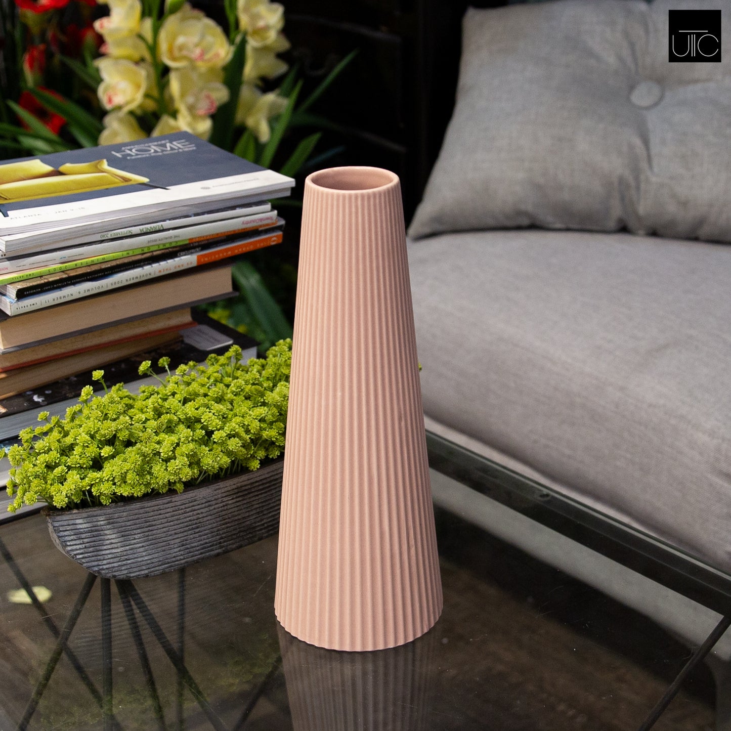 Vahlia Embossed Column Ceramic Vase
