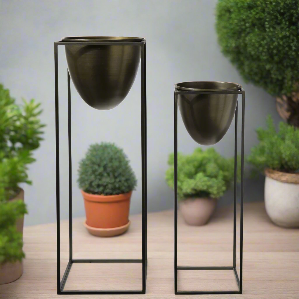 Valdoro Metal Cone Planter Set (Set of 2)