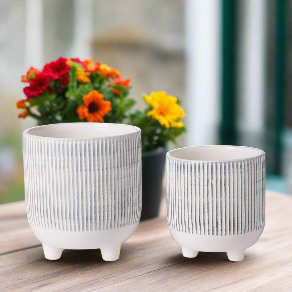 Korvia Shadow Column Tripod Planter Set (Set of 2)