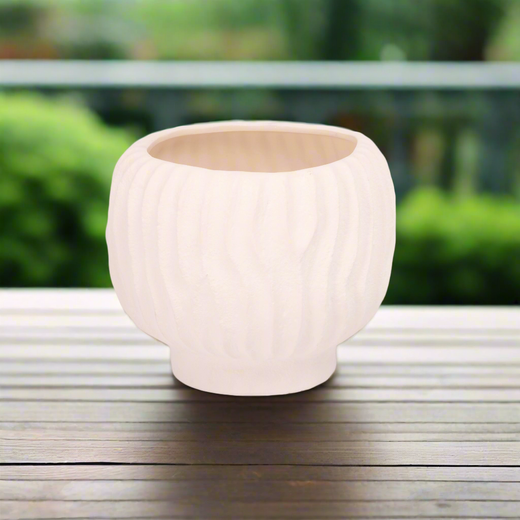 Alyzzabeth Ceramic Ridged Pot