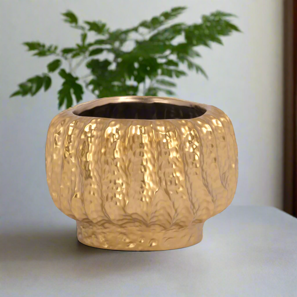 Bella Stoneware Gold Pot
