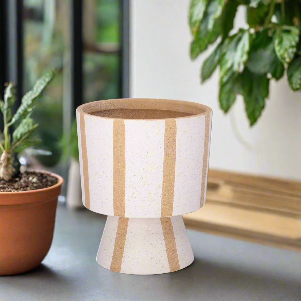 Alma Stoneware Pot
