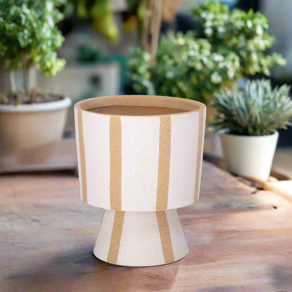 Alma Stoneware Pot