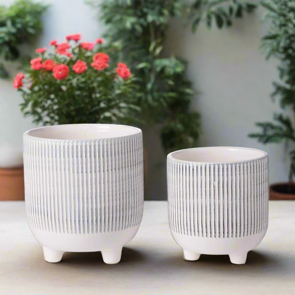 Korvia Shadow Column Tripod Planter Set (Set of 2)